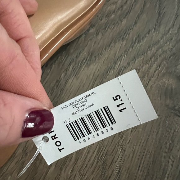 Torrid Extra Wide Width Tan Platform Sandals NWT - Picture 7 of 8